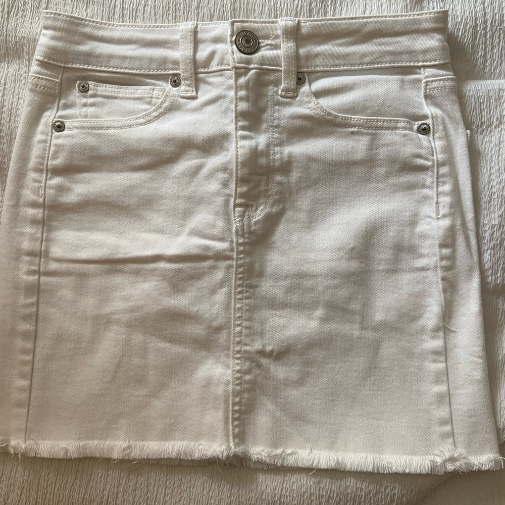 American Eagle white denim skirt size 0